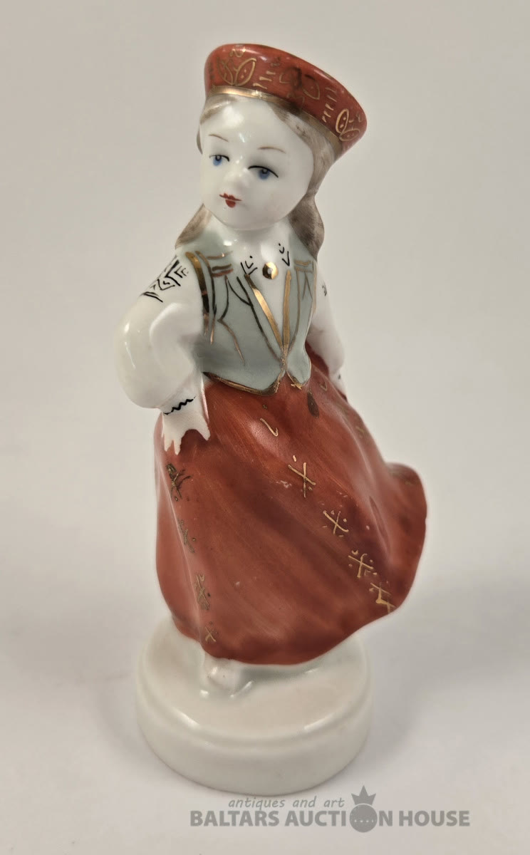 Porcelāna figūriņa "Dejotāja" (vai "Latviešu deja" / "Tautumeita"), ražota Rīgas…
